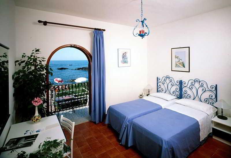 Hotel Nike Giardini Naxos Esterno foto
