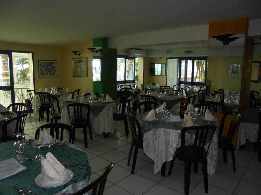 Hotel Nike Giardini Naxos Esterno foto