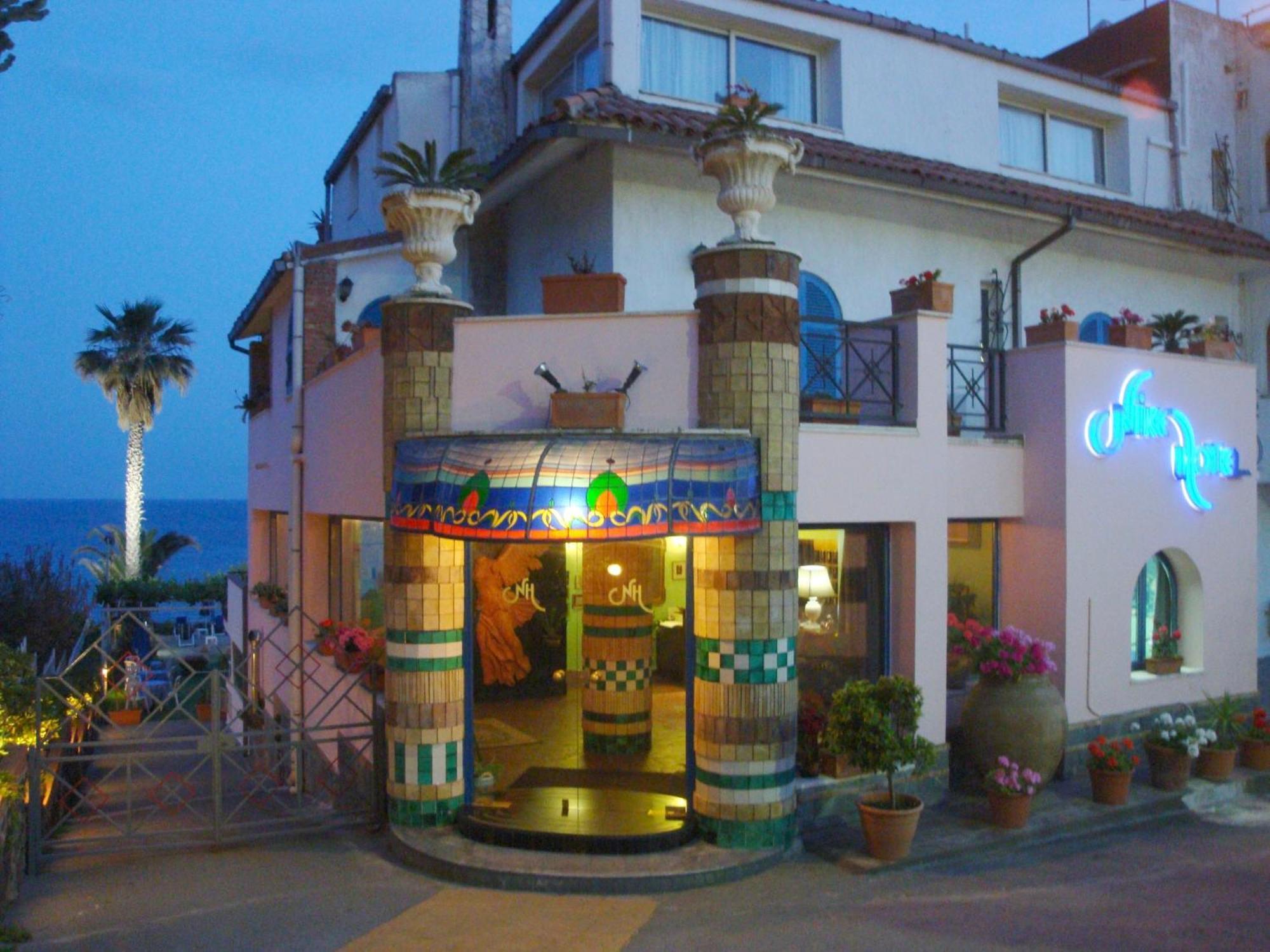 Hotel Nike Giardini Naxos Esterno foto