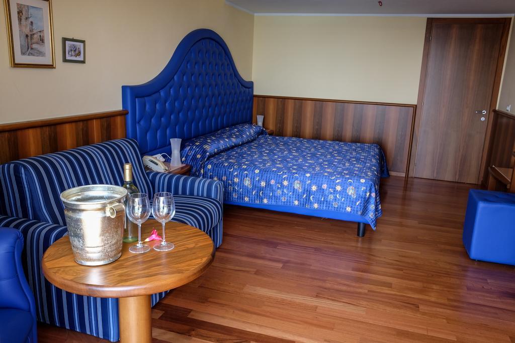 Hotel Nike Giardini Naxos Esterno foto