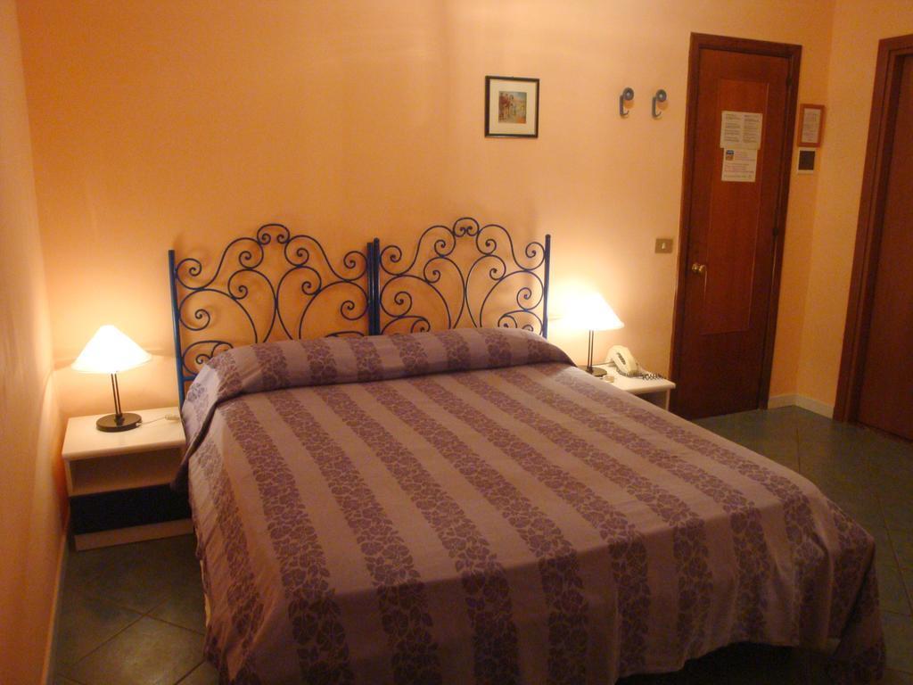 Hotel Nike Giardini Naxos Esterno foto