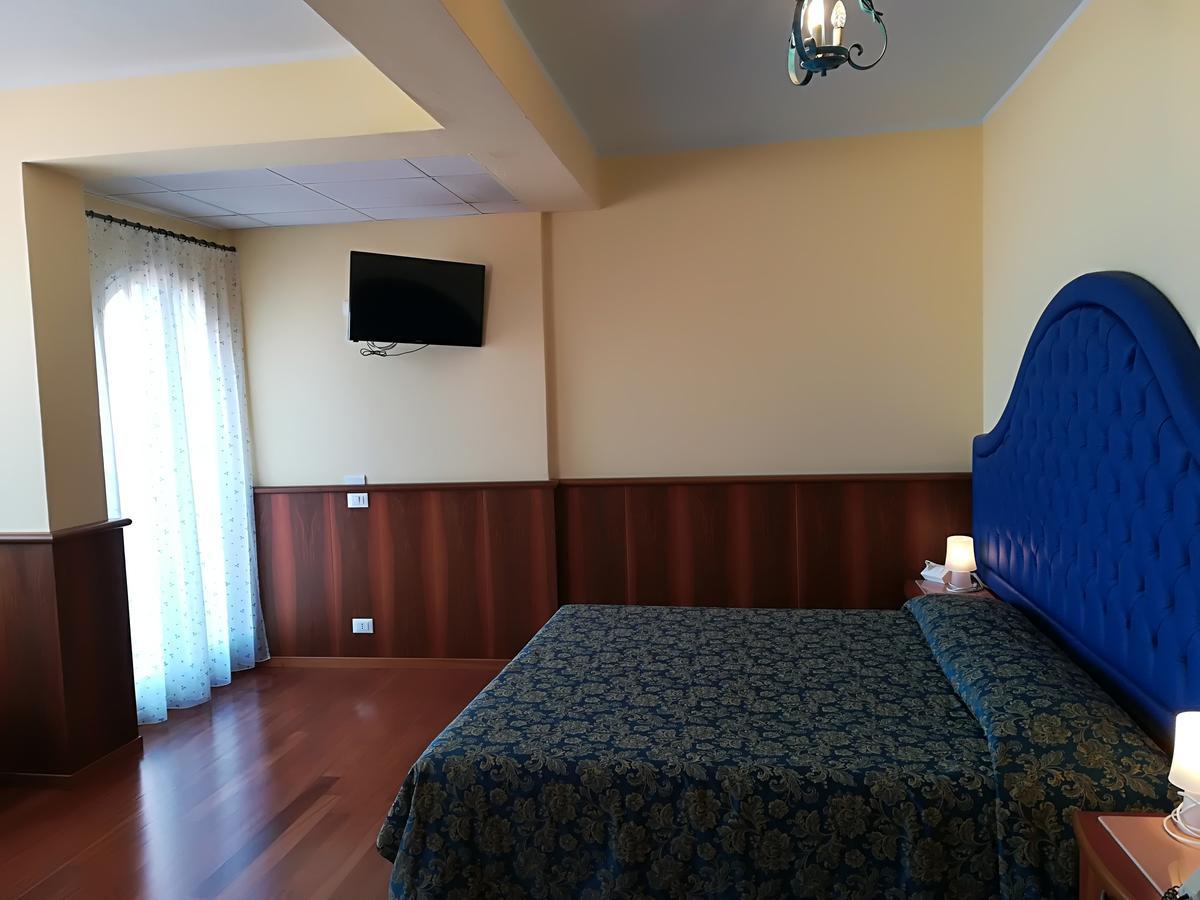 Hotel Nike Giardini Naxos Esterno foto